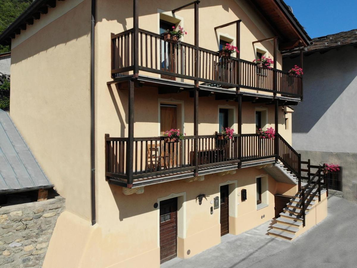 Grenier Du Coeur Apartment Aosta Exterior photo